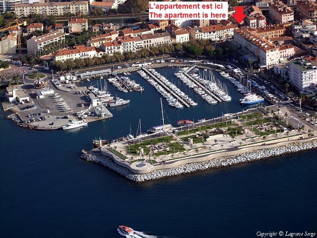 Appartement 2 Neuf Sur Le Port A Cote De La Plage Сен-Рафаэль Экстерьер фото